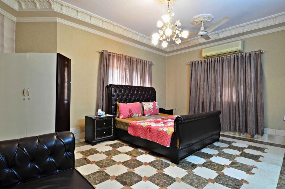 Room image 3